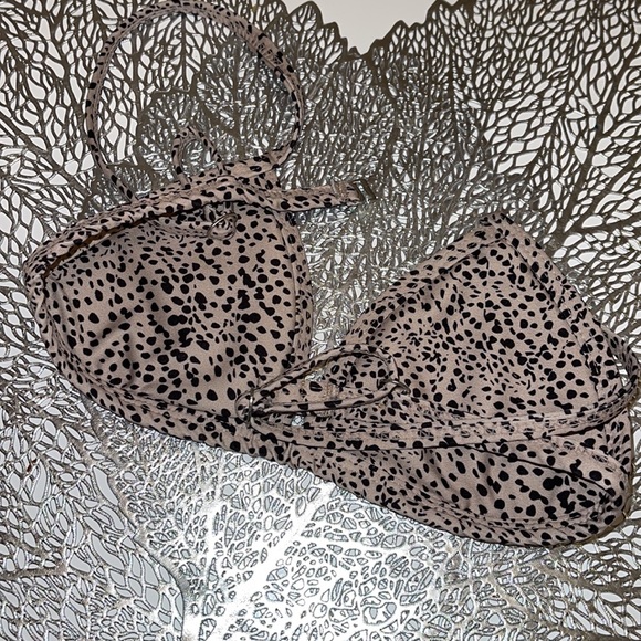 Oneone Swimwear (Alli Set-Small) - Picture 5 of 8